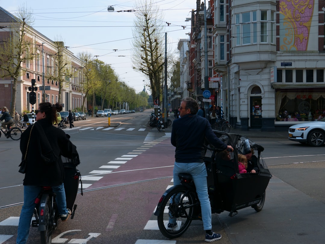 De bakfietsrevolutie: hoe de vrachtfiets stilletjes de Nederlandse stad herschrijft